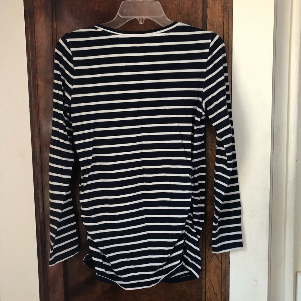 🟥3 for $12 sale🟥 Old Navy Maternity long sleeve shirt M - Picture 2 of 4